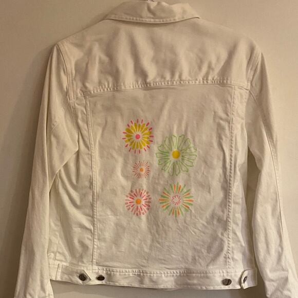Jones NY Signature White Denim Jacket with 1 Flower on Front & 5 on Back Sz M - Picture 3 of 6